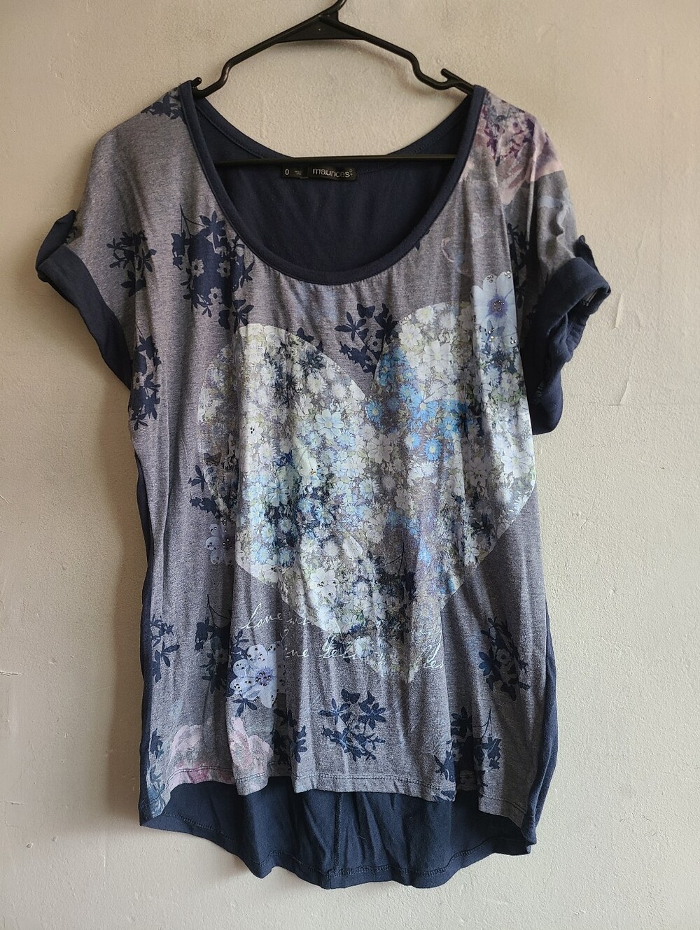 Women's XL dark blue & gray short cuffed sleeve Maurices shirt floral heart